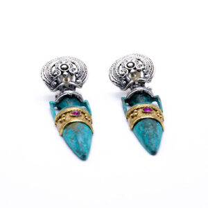 Pendientes de estilo etrusco en forma de ánfora