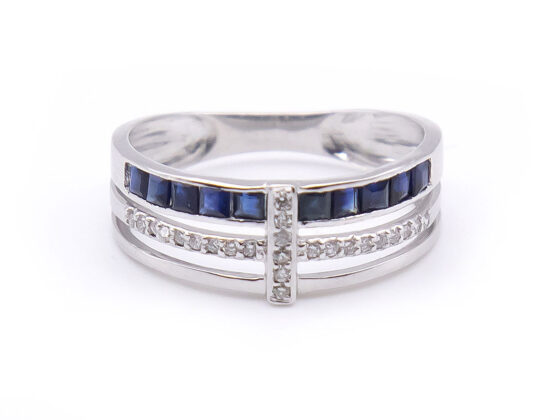 Sortija oro blanco 18K y Zafiros finos