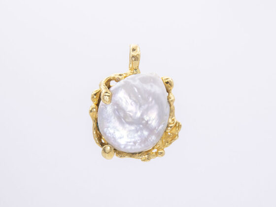 Colgante plata de ley chapado en oro de 18K con perla