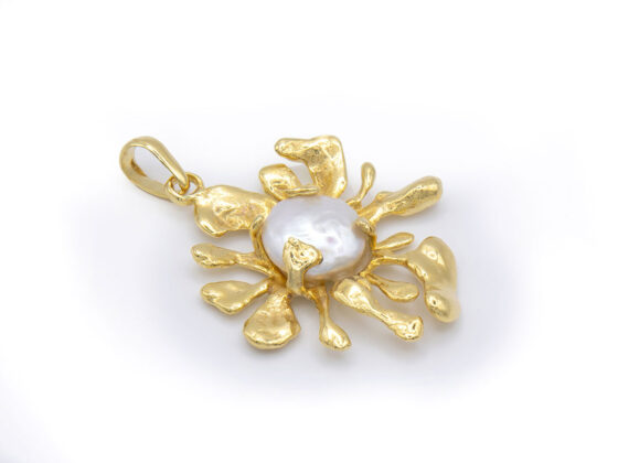 Colgante plata de ley chapado en oro de 18K con perla