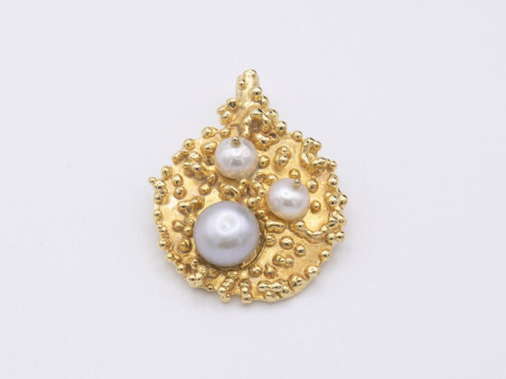 Colgante plata de ley chapado en oro de 18K con perlas