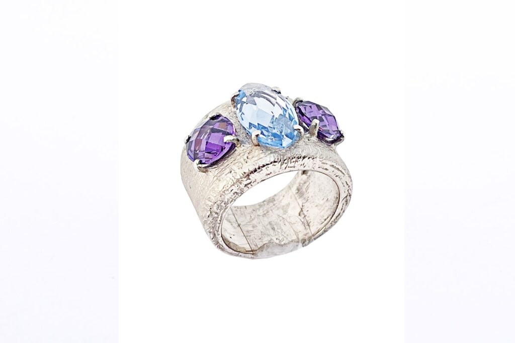ANILLO EN PLATA 1ª LEY CON CUARZO HIDROTERMAL AZUL