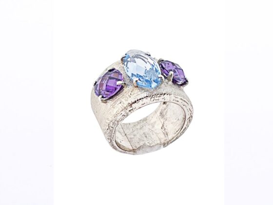 ANILLO EN PLATA 1ª LEY CON CUARZO HIDROTERMAL AZUL